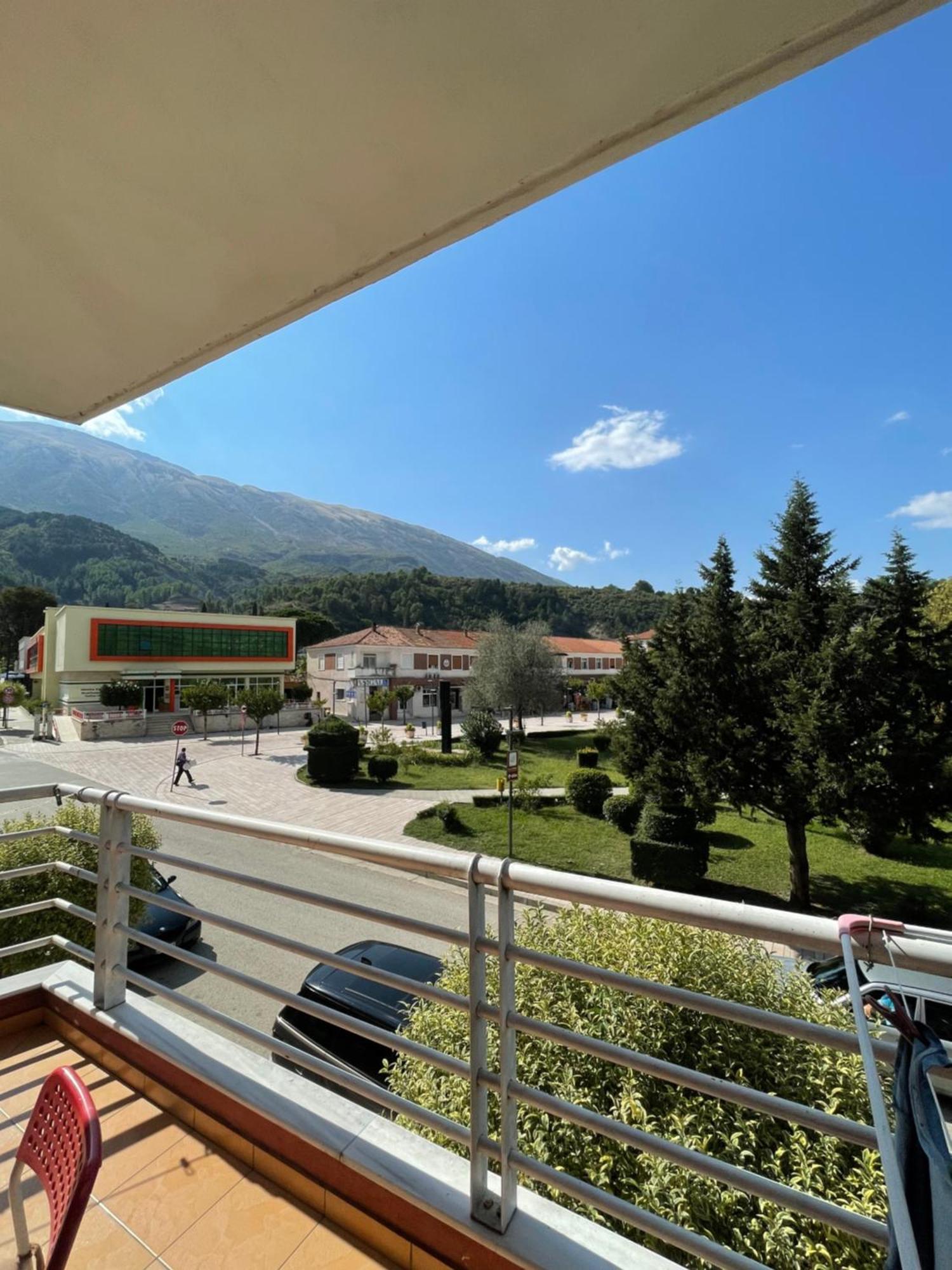 Panoramic View Apartment Permet Exterior photo